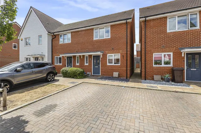 2 bedroom house, Farman Drive, Hoo, ME3