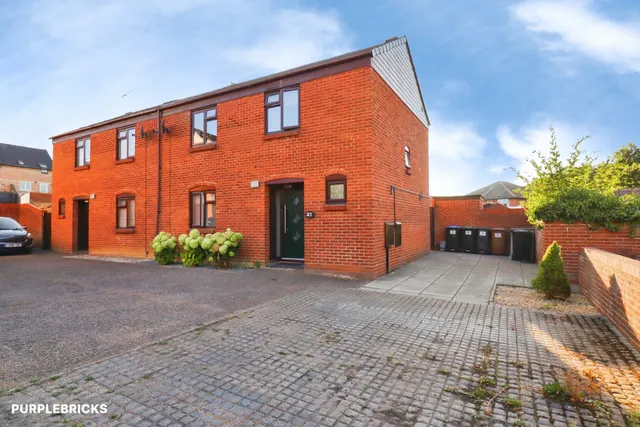 Highlands Close, Needham Market, IP6, photo 2