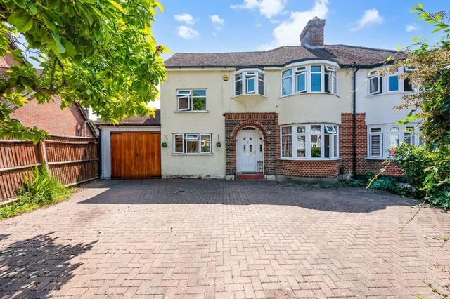 River Way, Epsom, KT19, photo 1