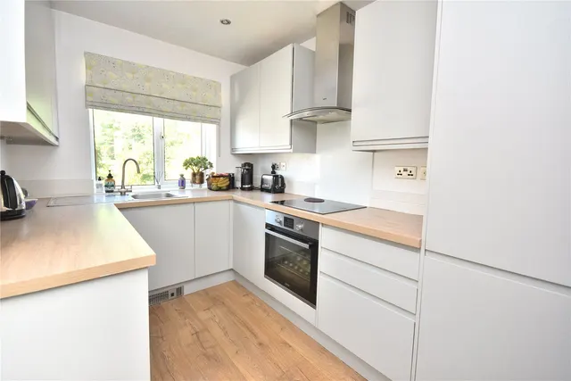 Ring Road, Crossgates, LS15, photo 3