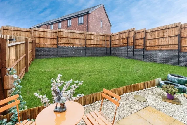 Photo 2 — Stokesay Lane, Stafford, Staffordshire, ST16