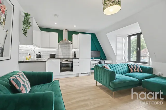 North Ash Road, Longfield, DA3, photo 1