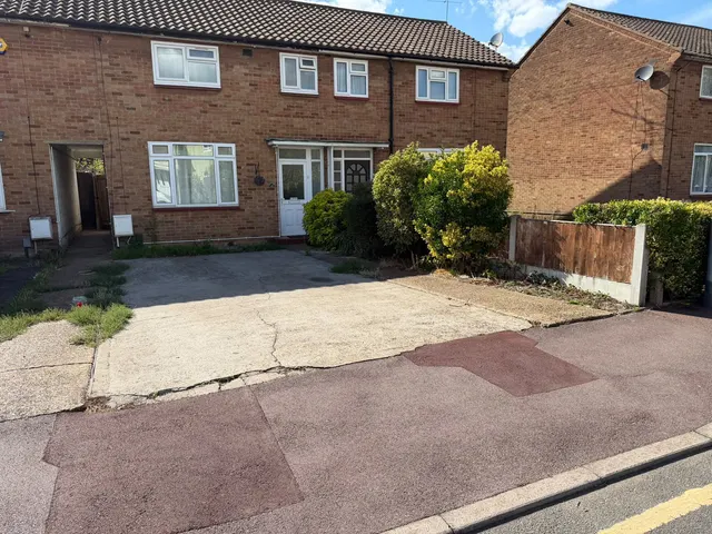 Calverley Crescent, Dagenham, RM10, photo 1