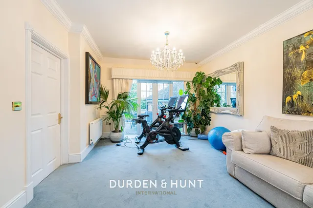 Regents Drive, Woodford Green, IG8, photo 3