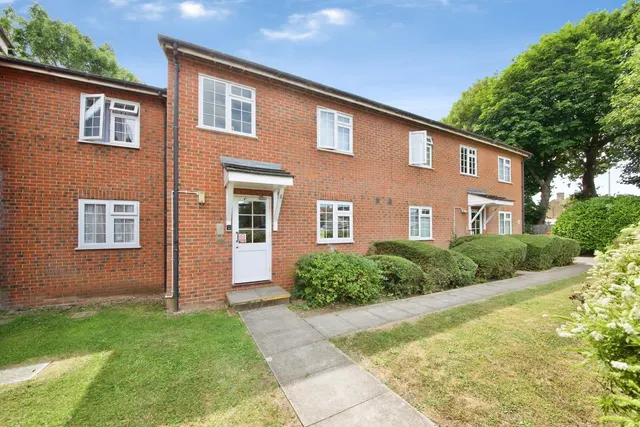 Barkwood Close, Romford, RM7, photo 1