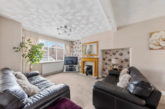 Photo 2 — Smith Crescent, Warrington, Warrington, WA2 8EN