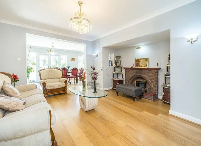 Christian Fields, Streatham, SW16, photo 3