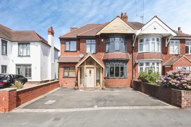 Compton Road, CRADLEY HEATH, photo 1