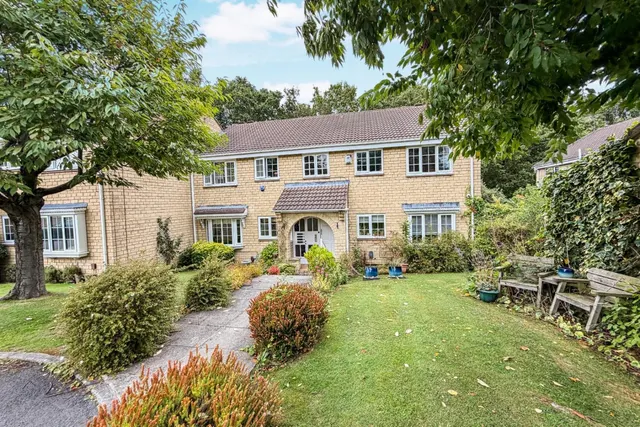 Oakdene Drive, Alwoodley, LS17, photo 1