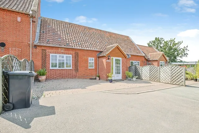 Bury Road, Hepworth, Diss, Suffolk, IP22, photo 1