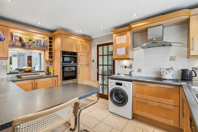 Warrendene Road, Hughenden Valley, HP14, photo 3