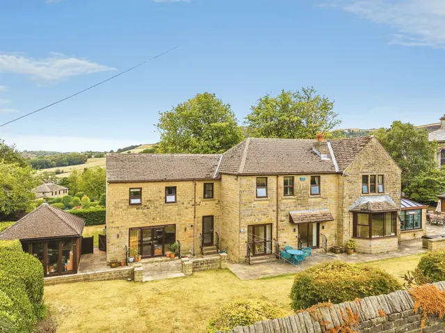 Leas Gardens, Jackson Bridge, Holmfirth, photo 1