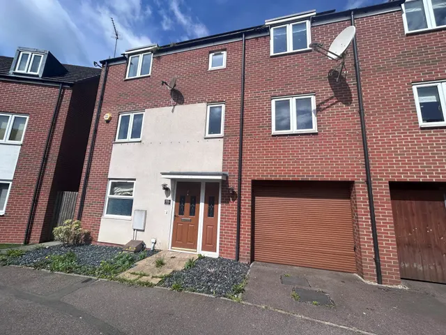 Lavender Hill, MK10, photo 1