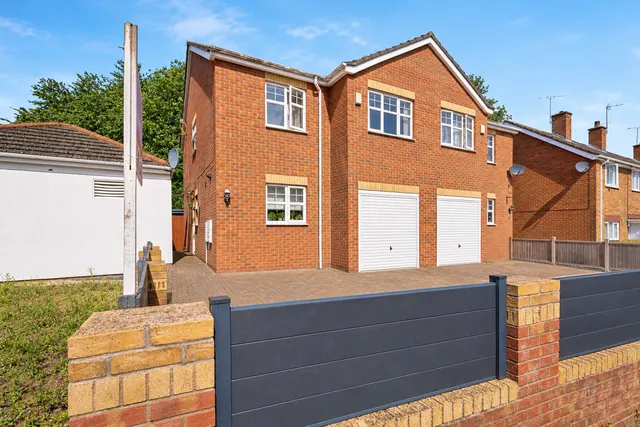 Grace Road, Tipton, DY4, photo 2