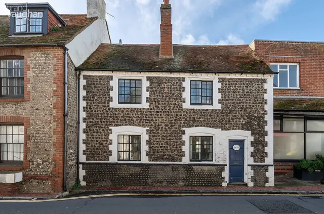 High Street, Rottingdean, BN2, photo 1