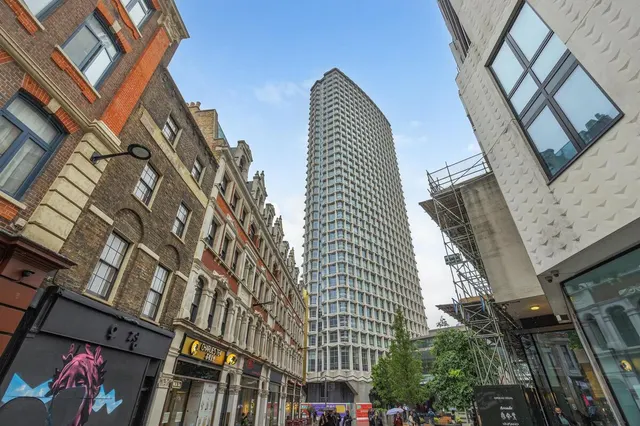 New Oxford Street, London, WC1A, photo 1
