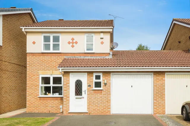 Anglesey Close, Ellesmere Port, CH65, photo 1