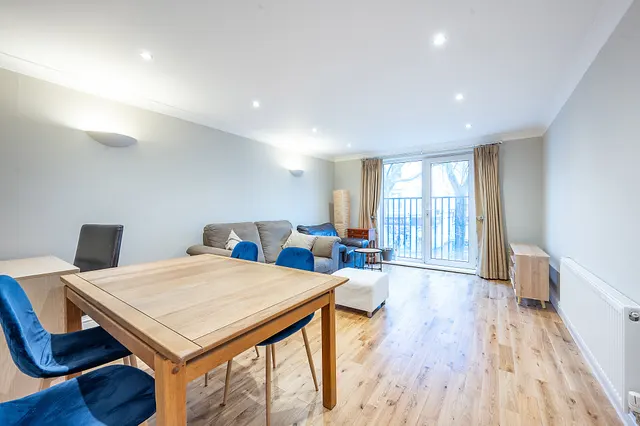 7 Chatsworth Lodge, Bourne Place, London, photo 1