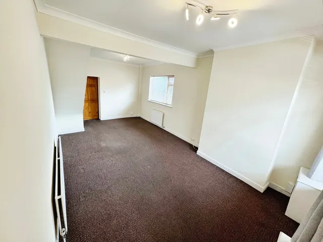 Eaton Road, Sale, M33, photo 3