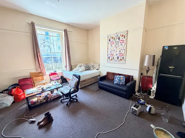 Photo 2 — Edmund Street, Bradford