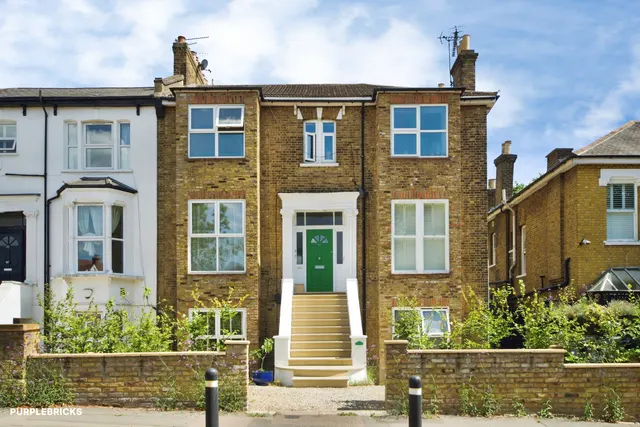 Hermon Hill, London, E11, photo 1