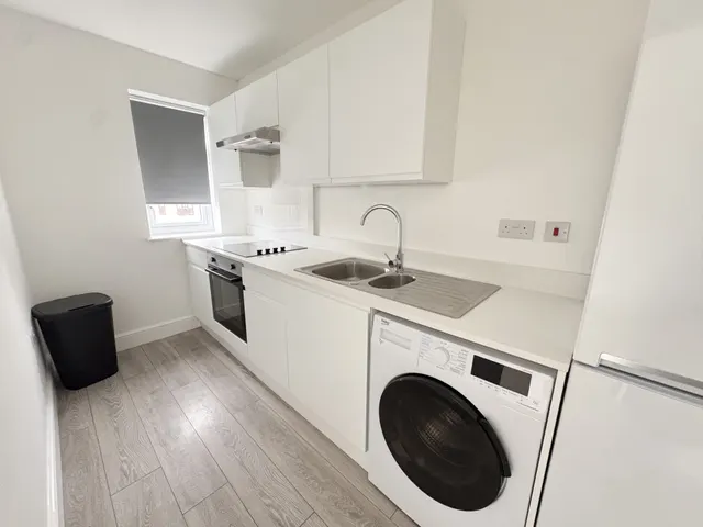 Langland Road, Milton Keynes, MK6, photo 3