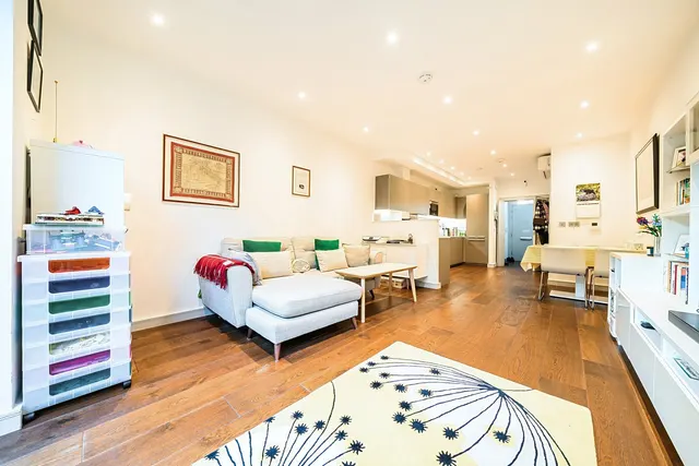 Hawthorne Crescent, SE10, photo 1