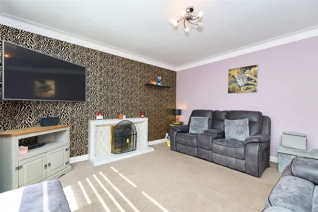 Glen Gardens, Dyce, AB21, photo 3