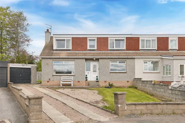 Glen Gardens, Dyce, AB21, photo 1