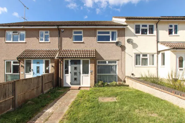 Barra Close, Hemel Hempstead, Hertfordshire, HP3 8TN — photo 1