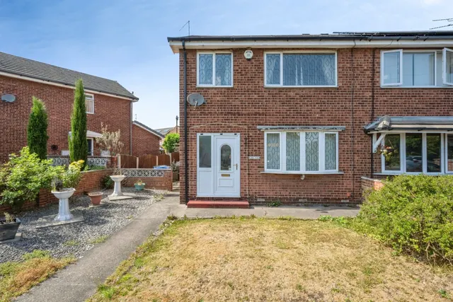 Doncaster Road, Mexborough, photo 1