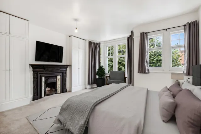 St. Ann's Hill, London, SW18, photo 1