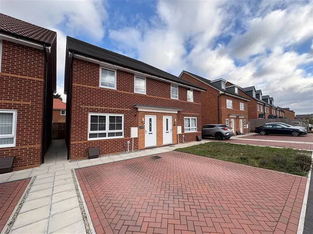 Riverside Lane, DONCASTER, photo 1