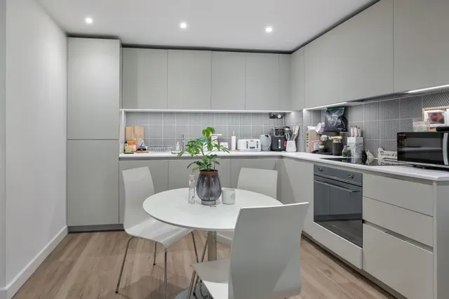 Celeste House, London, NW9, photo 2