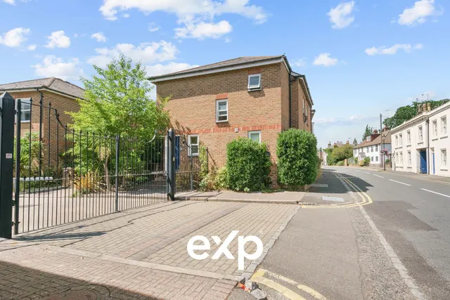 Church Street, Staines-upon-thames, TW18, photo 1