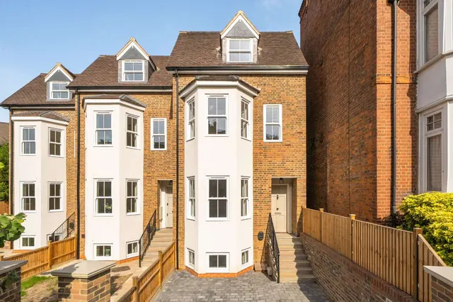 Platts Lane, London, NW3, photo 1