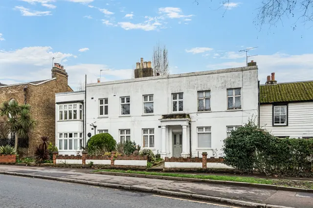 Chase Side, Enfield, photo 1