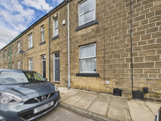 Belgrave Road, Bingley, photo 1