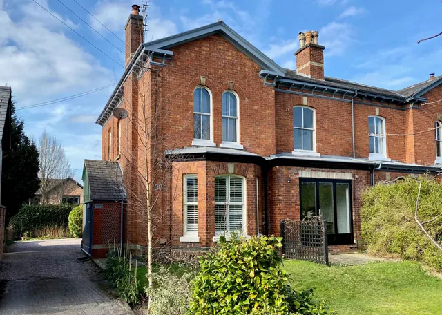 Knutsford Road, Wilmslow, photo 1