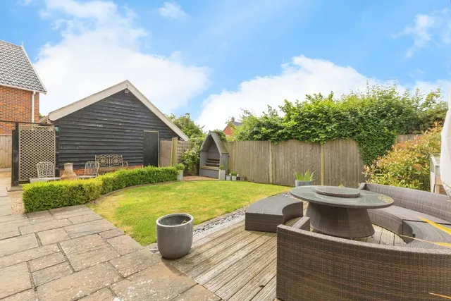 Photo 2 — Diamond Close, Winfarthing, Diss, Norfolk, IP22