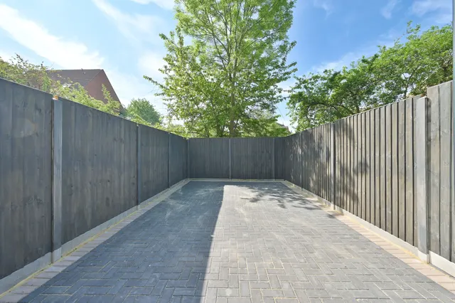 Photo 2 — 44A Victoria Road, Barnet