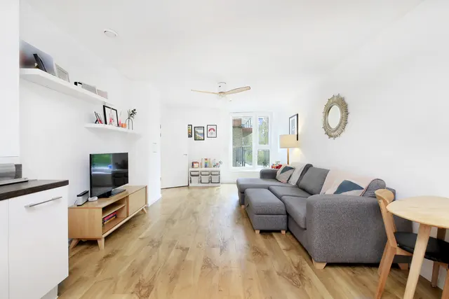 Juniper Drive, Battersea, SW18, photo 1