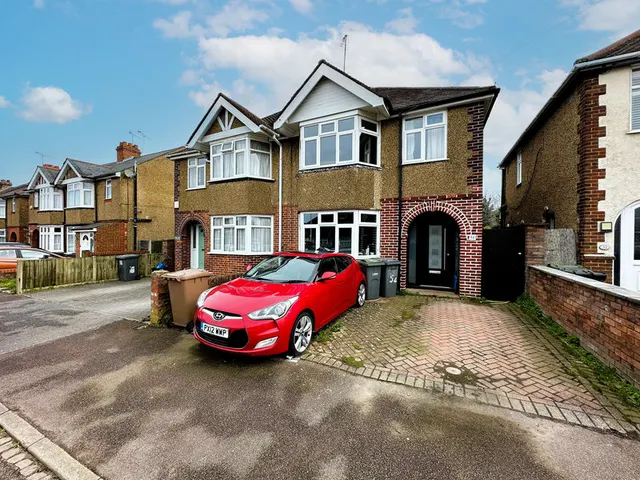 Shakespeare Road, Luton LU4 0HS, photo 1