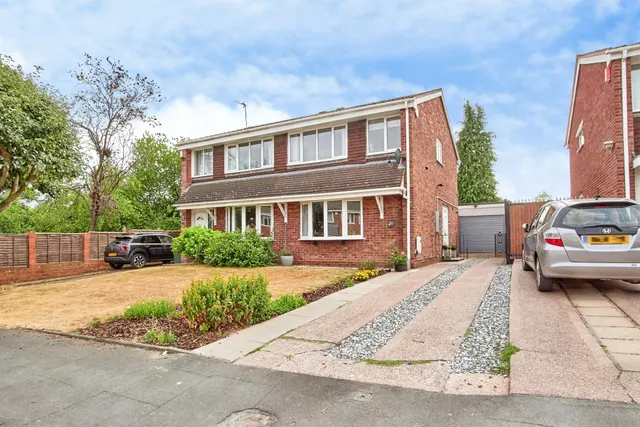 Millersdale Drive, West Bromwich, B71, photo 1