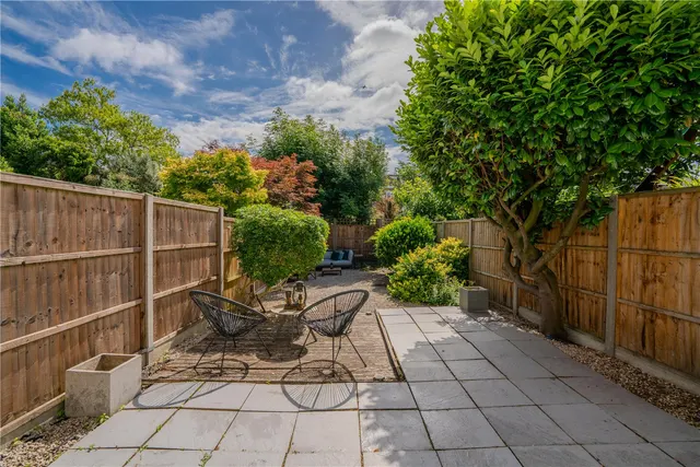 Photo 2 — North Road, Richmond, TW9
