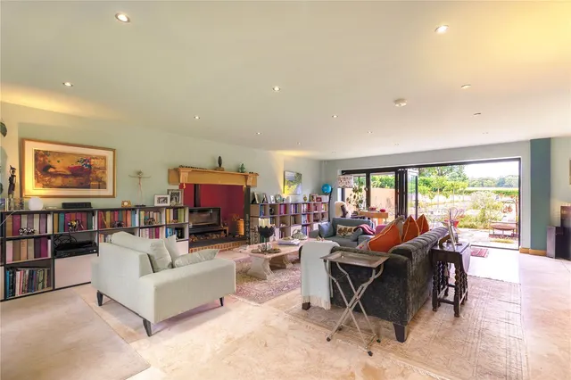 Hartfield Road, Marsh Green, TN8, photo 2