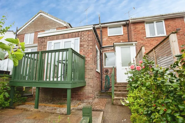 Standon Crescent, Sheffield, S9, photo 1