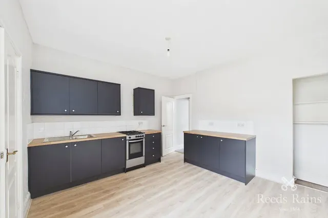 Hugh Street, Castleford, WF10, photo 2