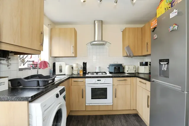 Photo 3 — Worsdell Close, Crewe, Cheshire, CW2
