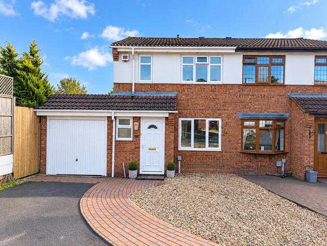 Mountain Pine Close, Hednesford, WS12, photo 1